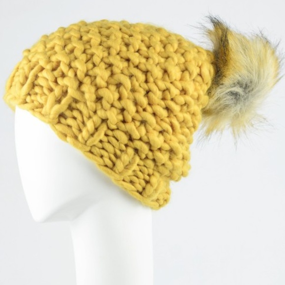 MUSTARD CHUNKY KNIT POMPOM BEANIE - Picture 4 of 9
